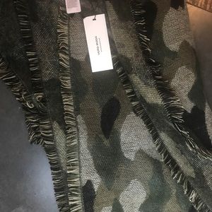 Camo fringed Blanket Scarf NWOT.